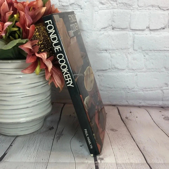 Vintage 1970 FONDUE COOKERY cookbook - Picture 8 of 10